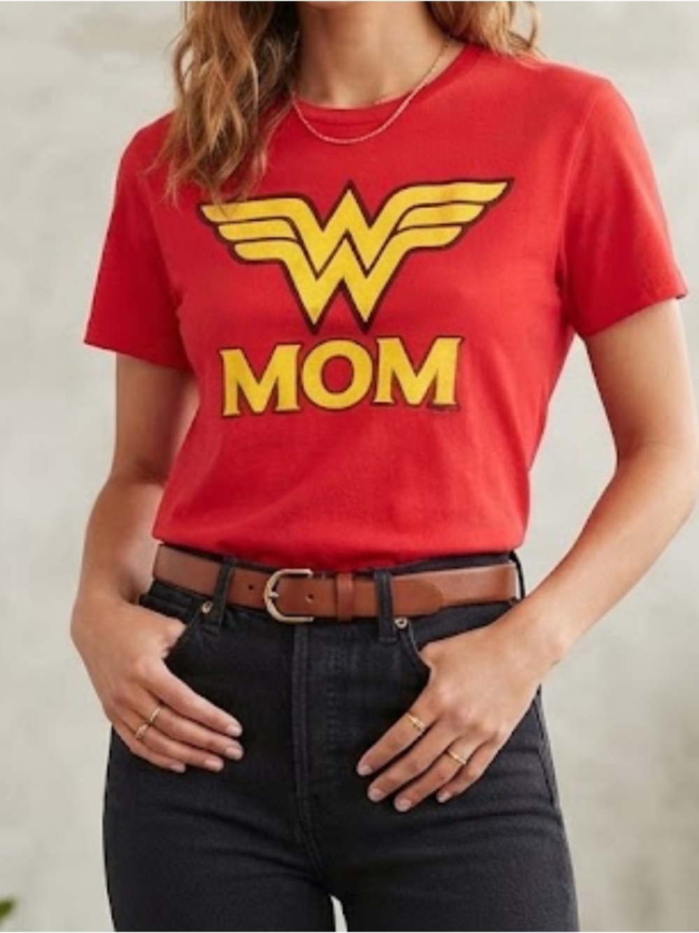 DC COMICS Wonder Woman Mom Tee Medium NWOT
